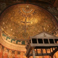 Discover amazing frescoes and mosaics in beautiful San Clemente 