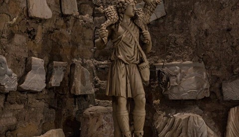Learn about the fascinating story of early Christianity in the atmospheric surroundings of the Roman catacombs on our tour
