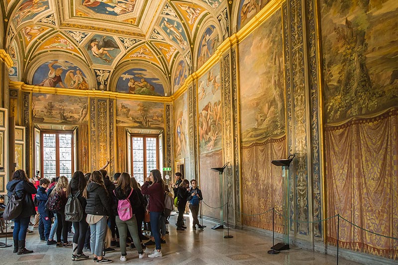 villa farnesina's frescoes