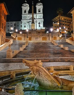 Rome at Twilight Among the Piazzas and Fountains: Evening Walking Tour