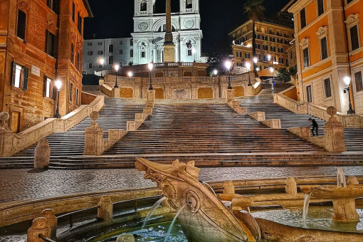 Rome at Twilight Among the Piazzas and Fountains: Evening Walking Tour