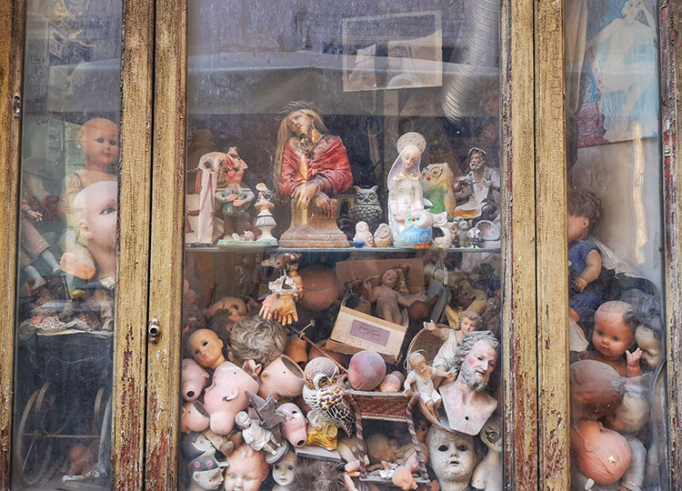 The Doll's Hospital in Rome