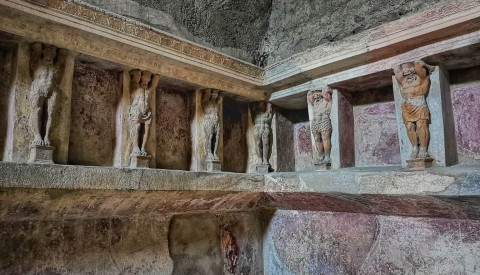 Day Trip from Rome to Pompeii and Archaeological Museum of Naples - image 2