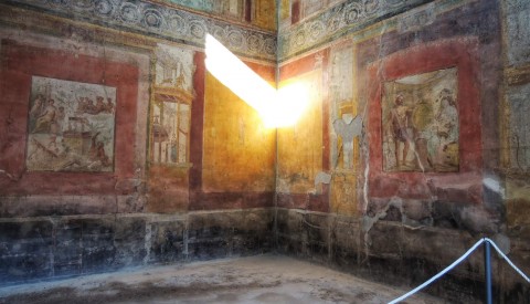 Pompeii Tour & Amalfi Coast Day Trip by Car - image 1