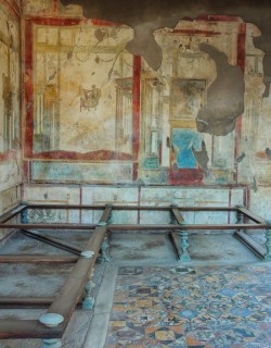 Pompeii Tour & the Archaeological Museum of Naples