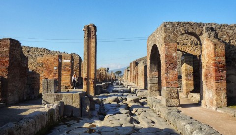 Pompeii & Mt Vesuvius Tour - image 2