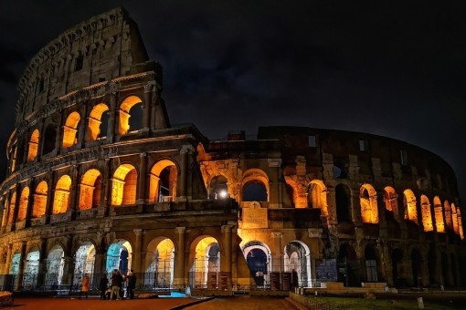 Colosseum Tour by Night with Underground & Roman Forum