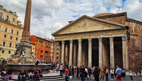 Guided Rome Private Tour: Colosseum, Roman Forum & Famous Squares