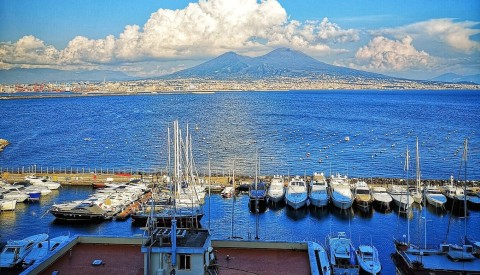 Naples in a Day: Between Heaven and Earth - image 1