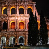 Discover the magic of the Colosseum illuminated by moonlight