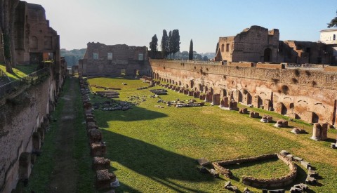 Wander through the Imperial palaces on the Palatine hill 