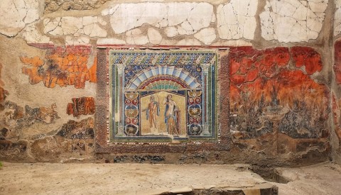 Gaze on fabulous mosaics and frescoes and learn the secrets of art in antiquity 