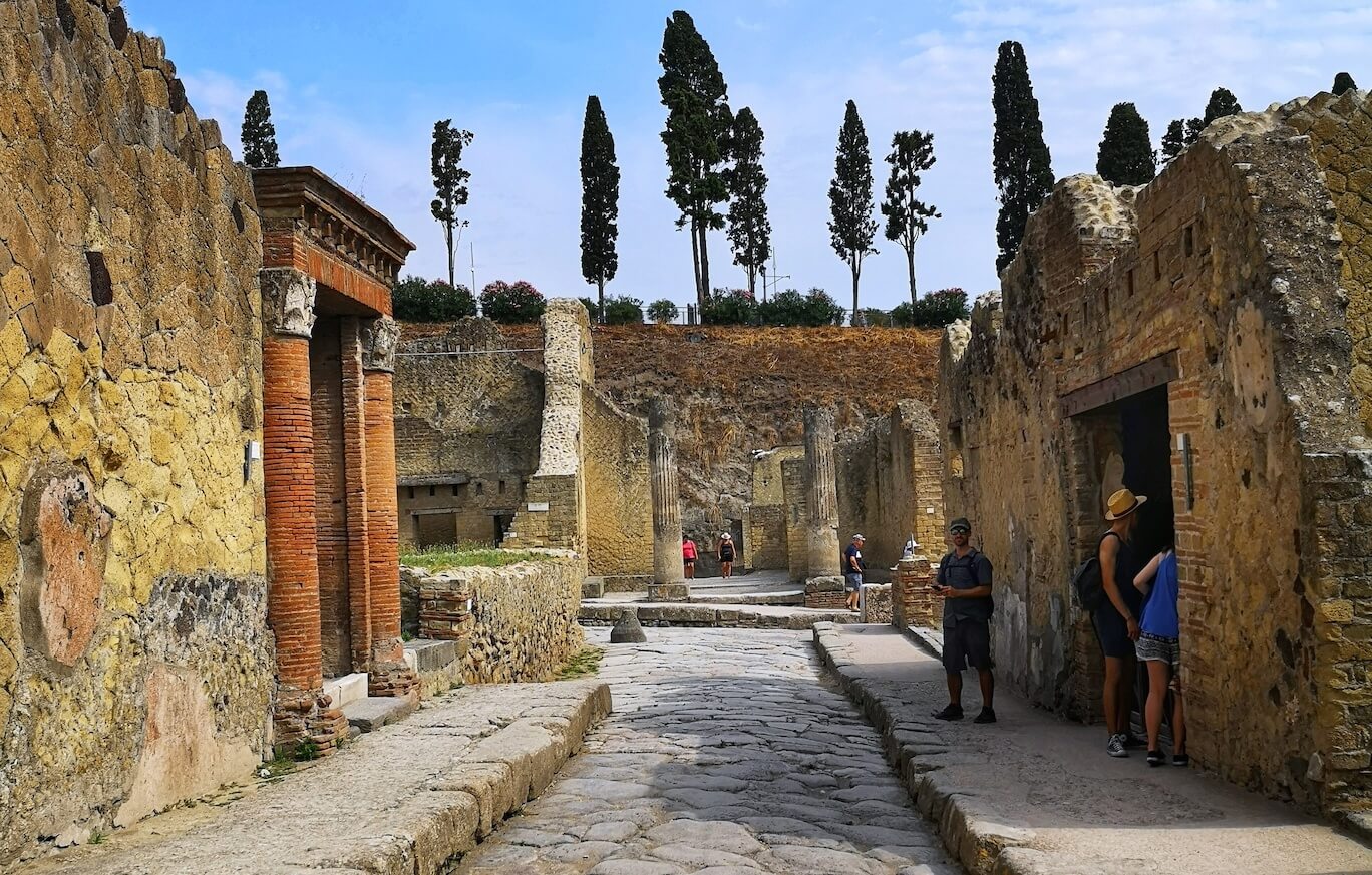 private tour of pompeii and herculaneum from sorrento