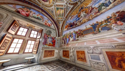 Take a virtual stroll through the majestic Raphael Rooms, and relive the splendours of the Renaissance court