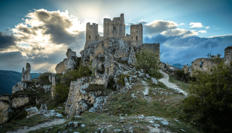 Abruzzo Virtual Tour: On the Trail of Medieval Monasteries and Mountain Towns - image 1