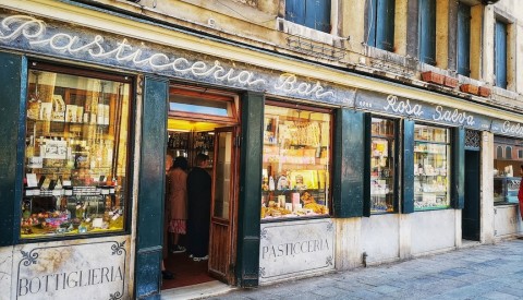 Venice Carnival Virtual Tour: Pageantry and Tradition in the Serenissima - image 4