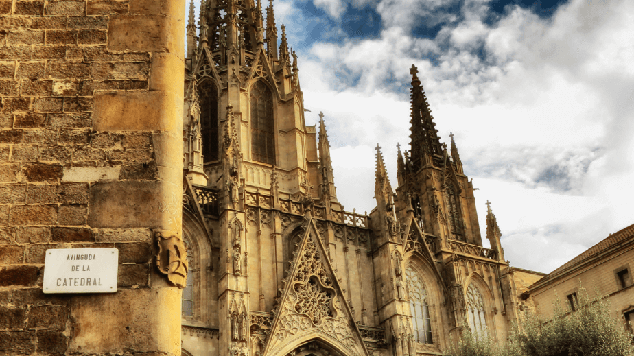 Barcelona Gothic Quarter and Tapas Tour Through Eternity Tours