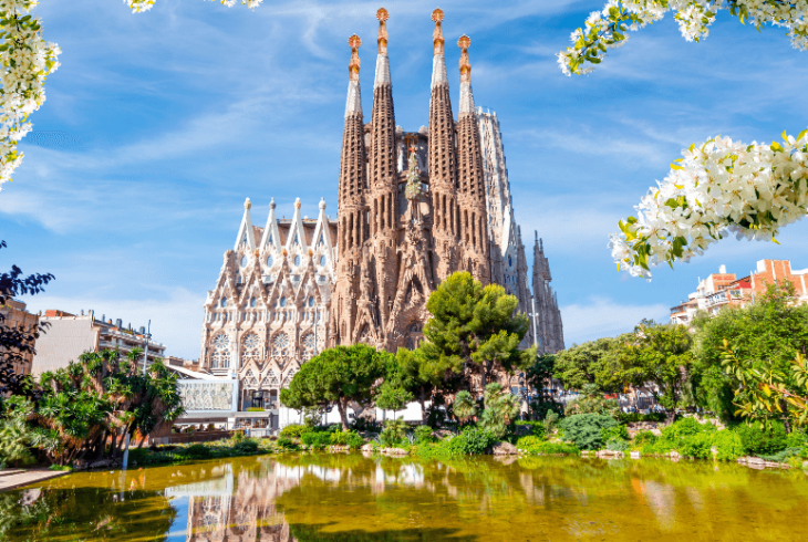 10 Curiosities About the Sagrada Familia in Barcelona - Through ...