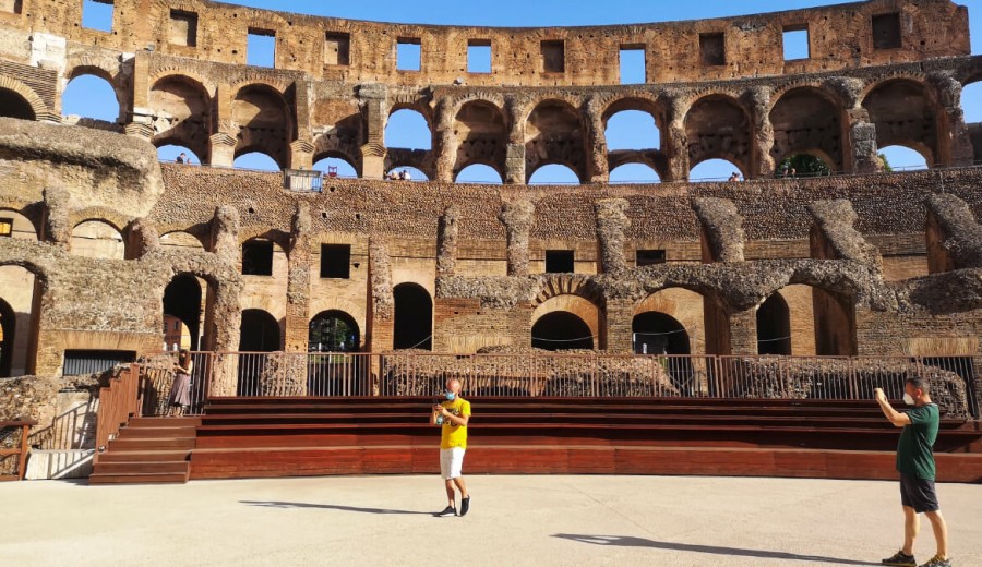 Colosseum with Gladiator Arena Floor, Forum and Palatine Hill Semi-Private Tour