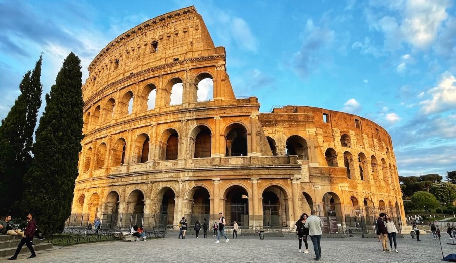 Private Colosseum Tour with Arena Floor, Forum and Palatine Hill: The Shadow of the Gladiators