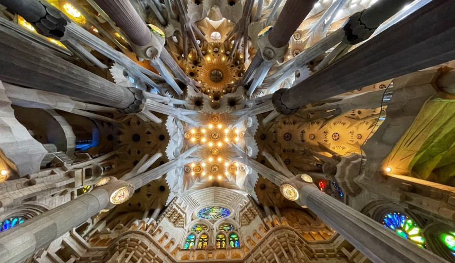  Antoni Barcelona: Sagrada Familia Line