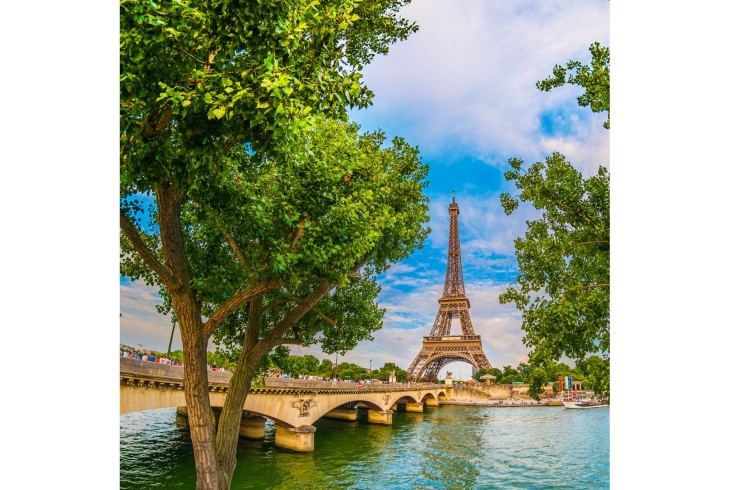 Eiffel Tower: where to see the monument apart from in Paris?