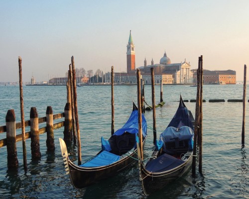 Gondola FAQ: All About Venice’s Iconic Flat-Bottomed Boat