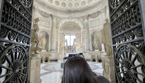 Early Morning Vatican with Sistine Chapel Semi-Private Tour - image 1