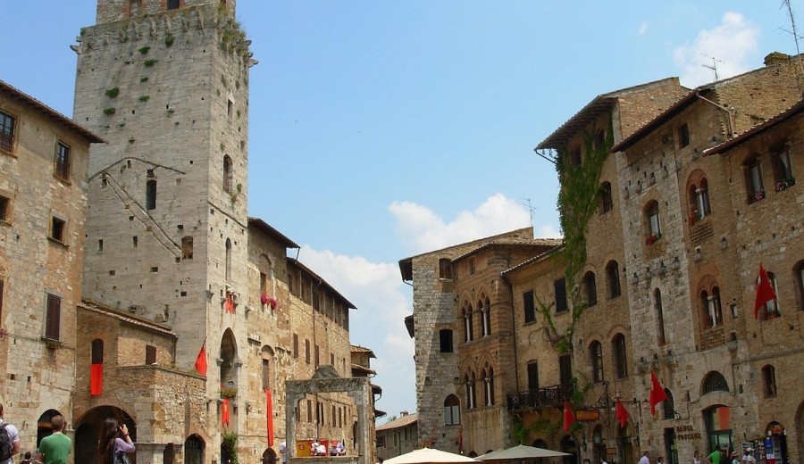 Chianti and San Gimignano: Exclusive Wine and Arts Tour