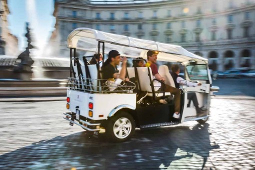 Private E-tuk Tour of Rome