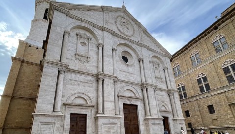 Pienza & Montepulciano Tour with Wine Tasting and Farm Lunch - image 3