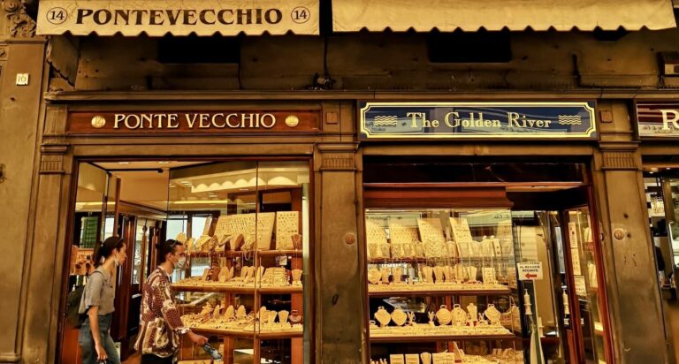 jewellery shops on the ponte vecchio in florence