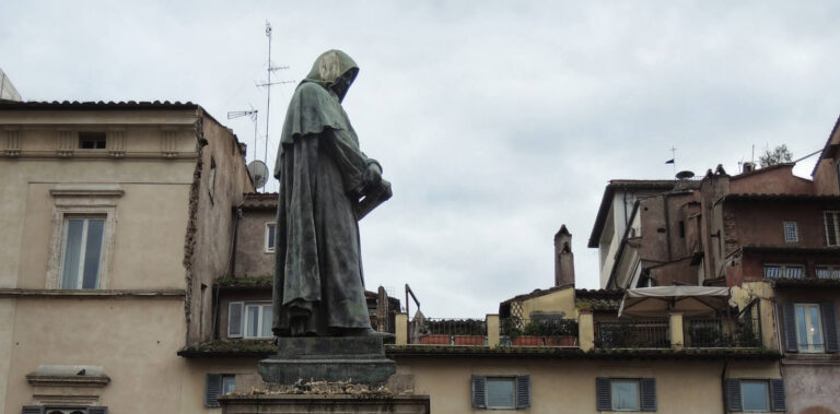 bruno campo dei fiori side