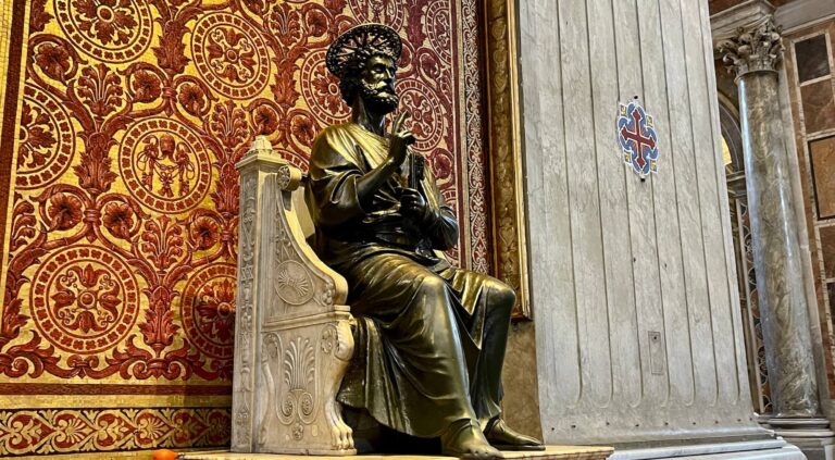 arnolfo di cambio st peter sculpture in st peter's