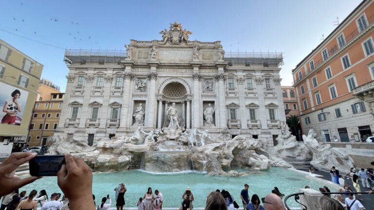 trevi fountain early