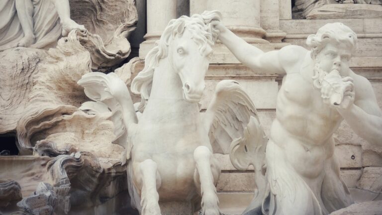 trevi fountain sculptures