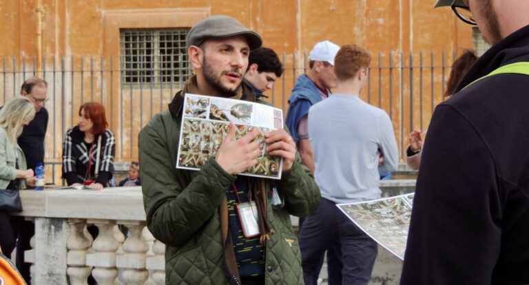 tour guide at vatican museum
