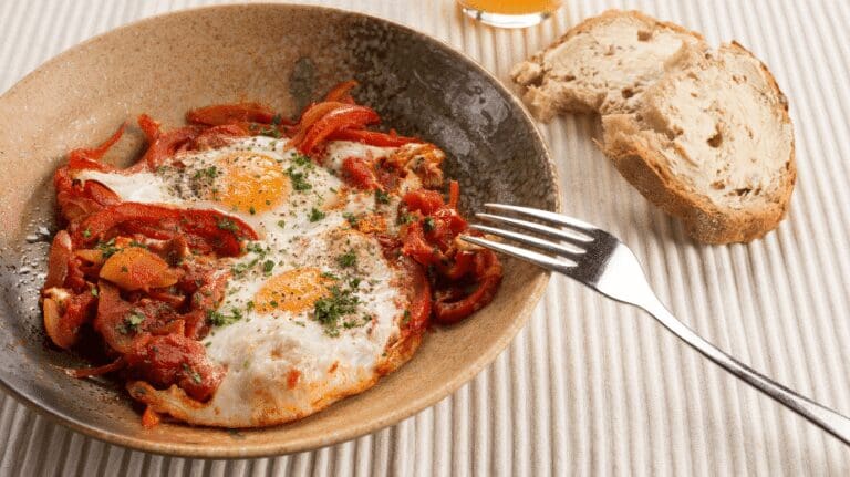 turkish eggs for breakfast in istanbul