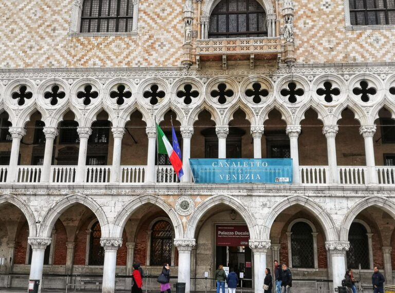 the facade of the doge's palace in venice