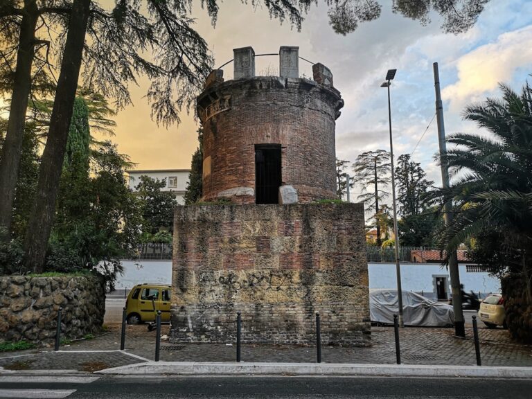 the mausoleum of tor di quinto in rome