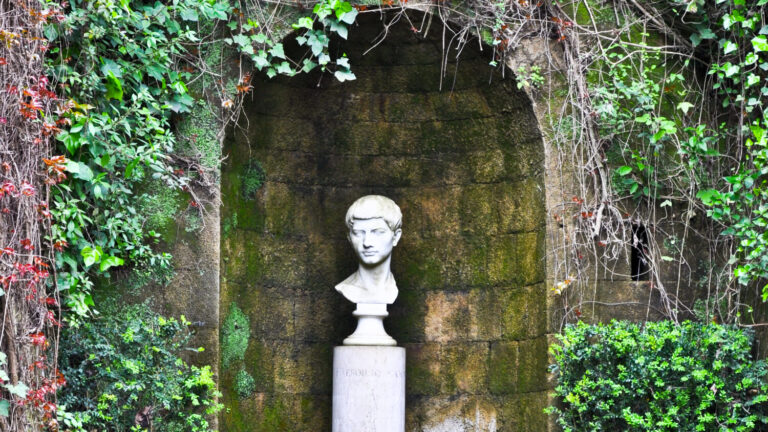 bust of virgil in naples