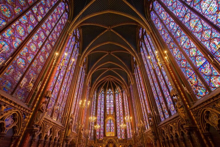 the mind-boggling interior of sainte-chapelle in paris