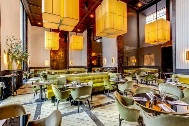 Monsieur Bleu restaurant in paris