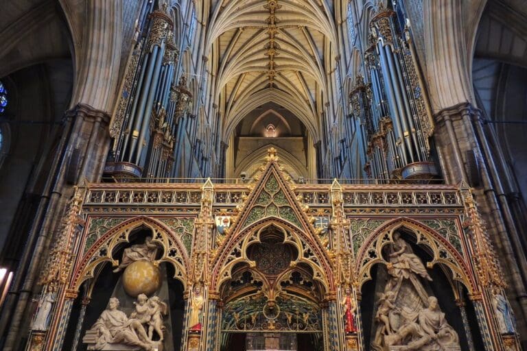 the incredible interior of westminster abbey