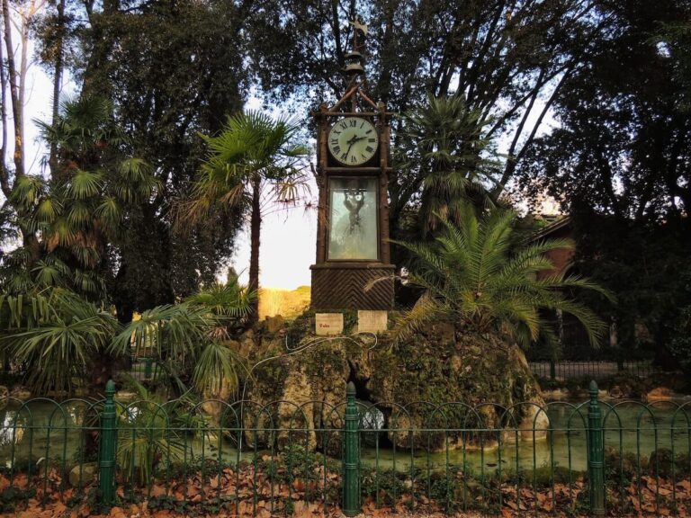 the water clock in the villa borghese