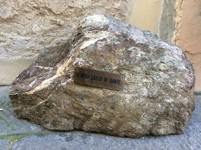 the vero sasso di dante in florence