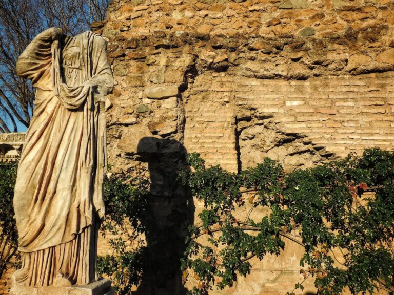 Vestal Virgin statue Forum