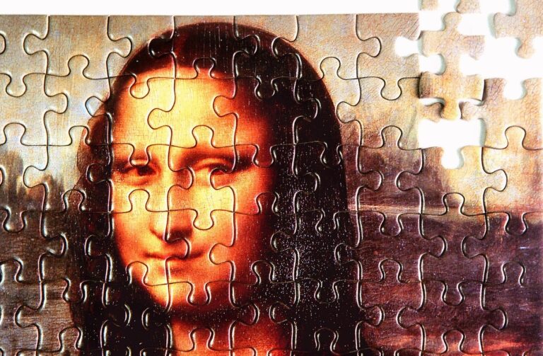 Jigsaw puzzle of the Mona lisa