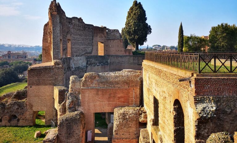 the architecture of the palatine hill in rome