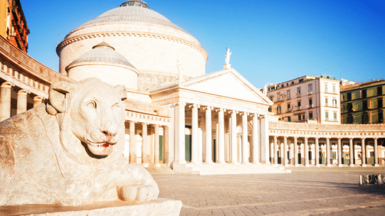 piazza plebiscito in naples